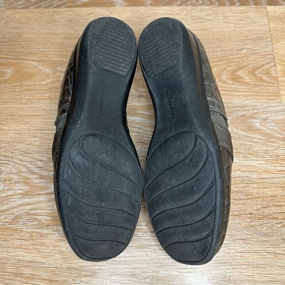 Clarks Collections Gael Beam Faux Alligator Slip On Loafer Shoes - Picture 9 of 11